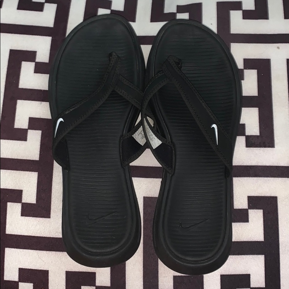 Nike flip flops